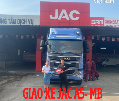 Giao xe JAC A5 thùng mui bạt cho khách hàng Công ty Phú Khải