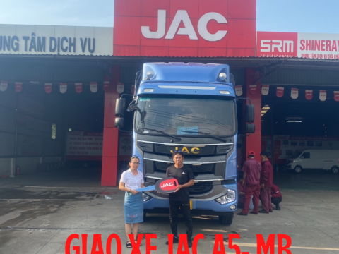 Giao xe JAC A5 thùng mui bạt cho khách hàng Công ty Phú Khải