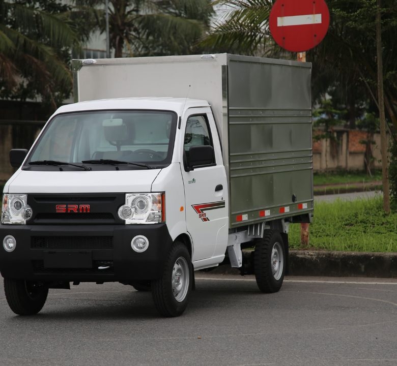 XE TẢI SRM K990 THÙNG KÍN