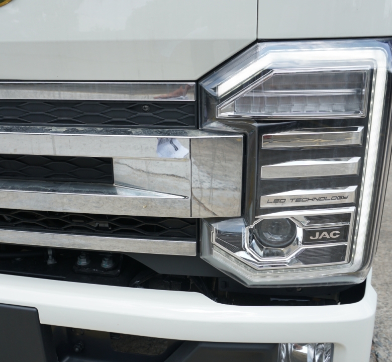 JAC N200S E5 THÙNG BẠT